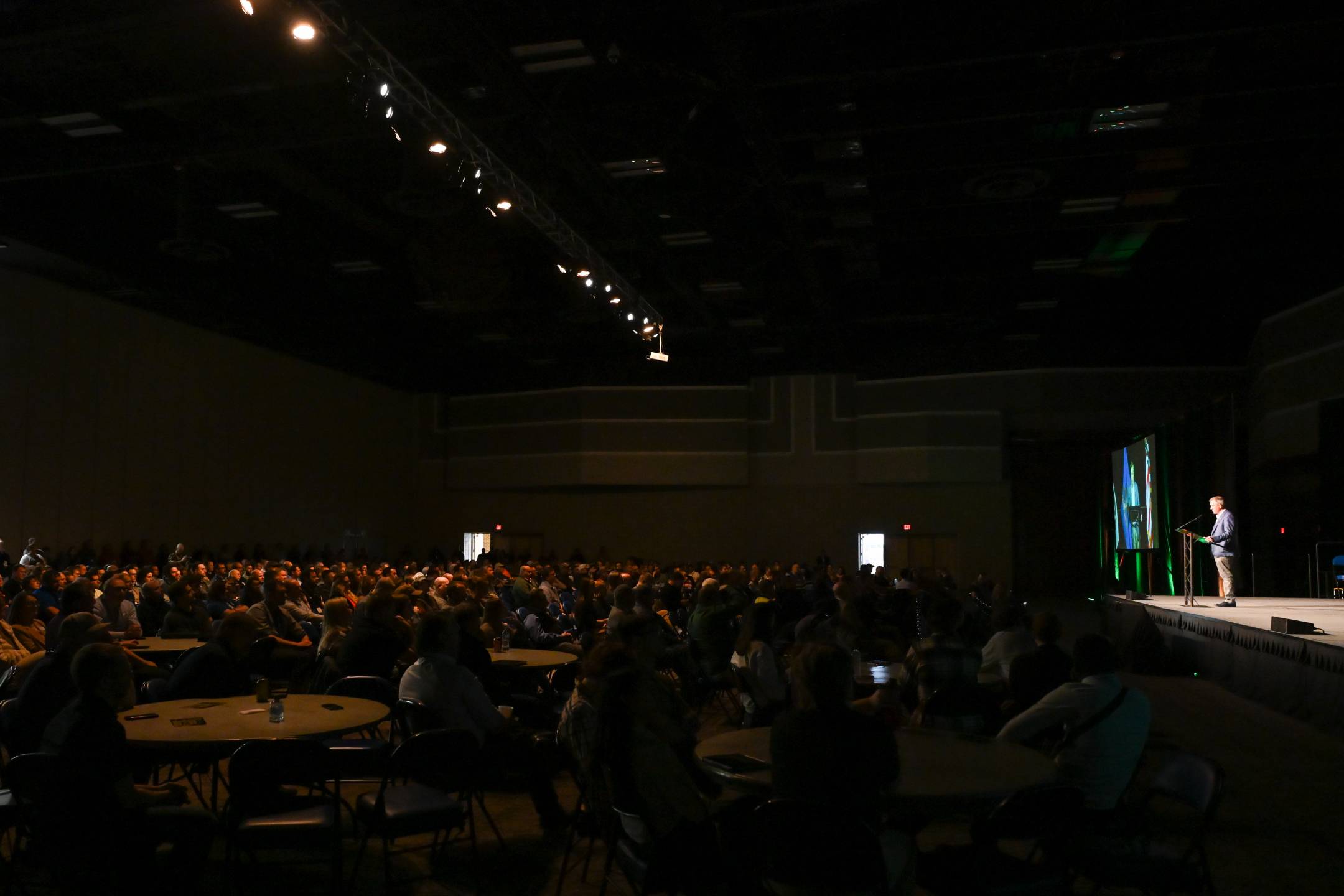 Governor Kelly Armstrong gives the closing remarks on day 1 of the 2025 North Dakota Transportation Conference.